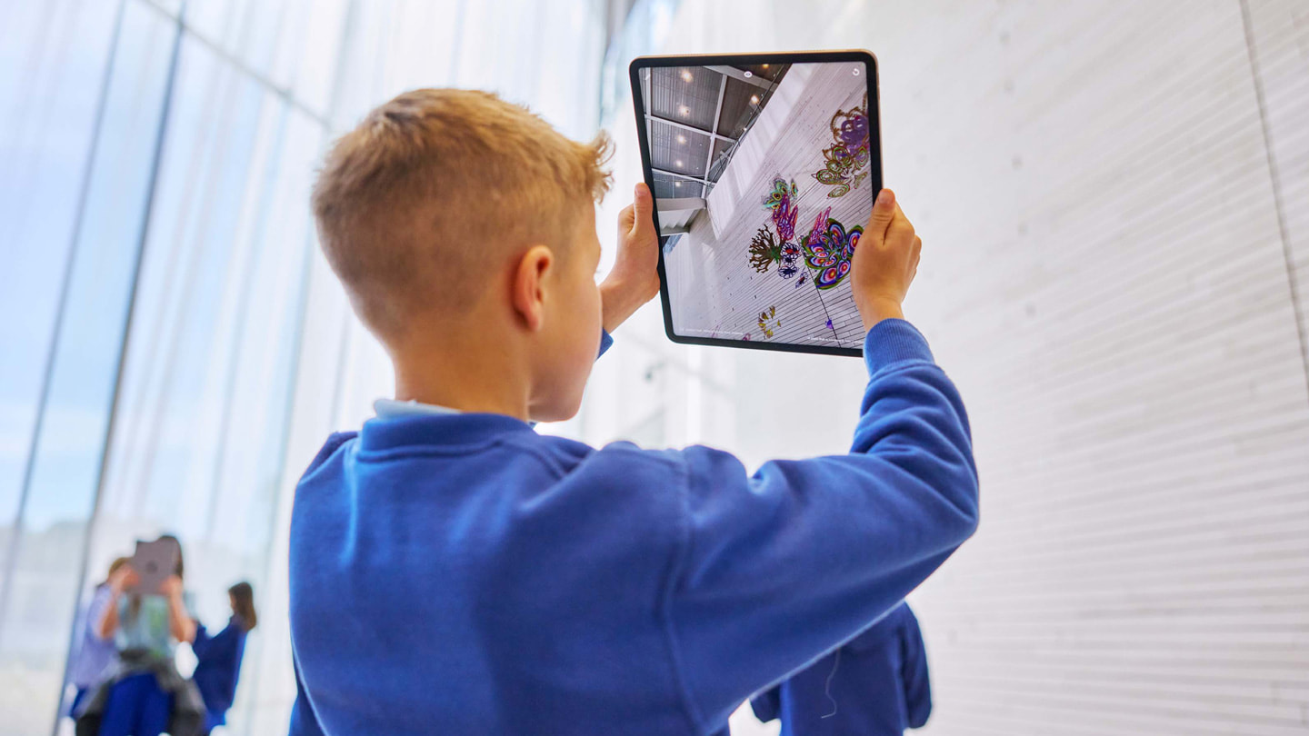 Modern immersive digital experience